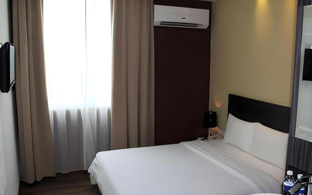 Zotel Business & Leisure Hotel Kuching Eksteriør bilde